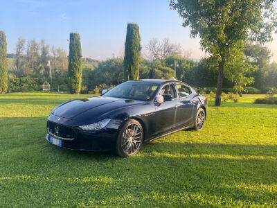 Maserati Ghibli blu