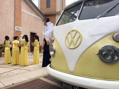 Pulmino Volkswagen T1 giallo