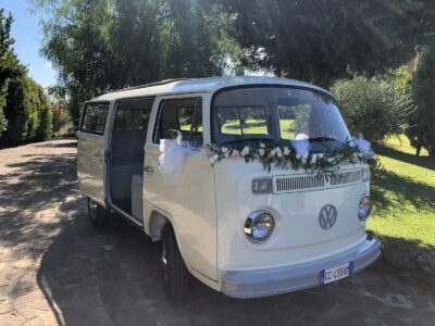 Pulmino Volkswagen T2 bianco tetto panoramico